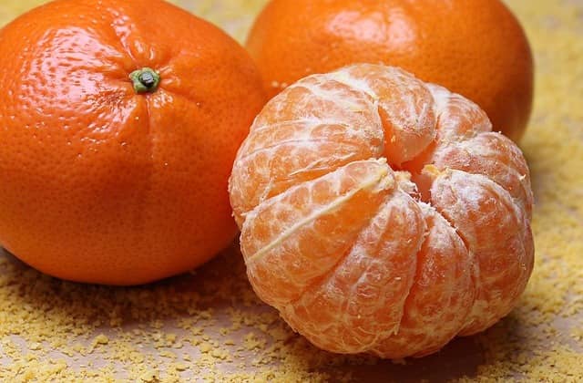 Frutas color naranja